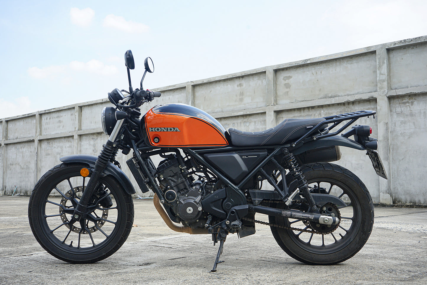 COVER FUEL OIL TANK BLACK/ORANGE  V.11 FIT FOR HONDA SCL CL 300 500 2023-2025